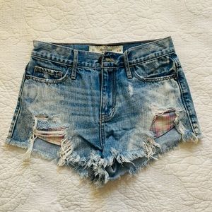 Size 00 24 Abercrombie and Fitch shorts.